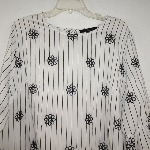 Calessa Tunic Top Women's Size 1X White Black Embroidery Loose Fit Bell Sleeve - Picture 2 of 8